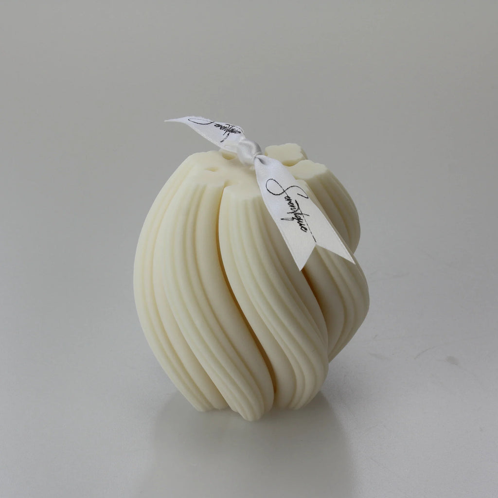 Stella M kleine gedraaide decoratiekaars crèmewit – Serentique